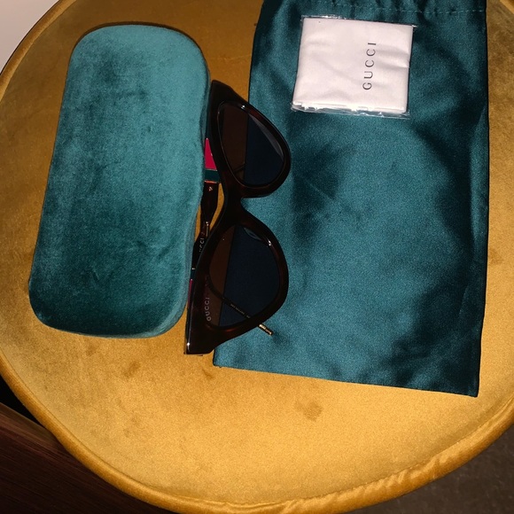 Gucci Women’s Cat Eye Sunglasses - Picture 2 of 13